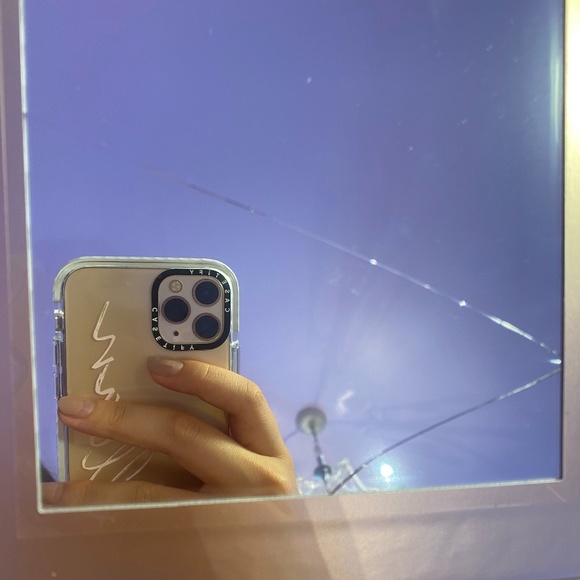 Iconic London Day to Slay Eyeshadow Palette - Picture 3 of 4